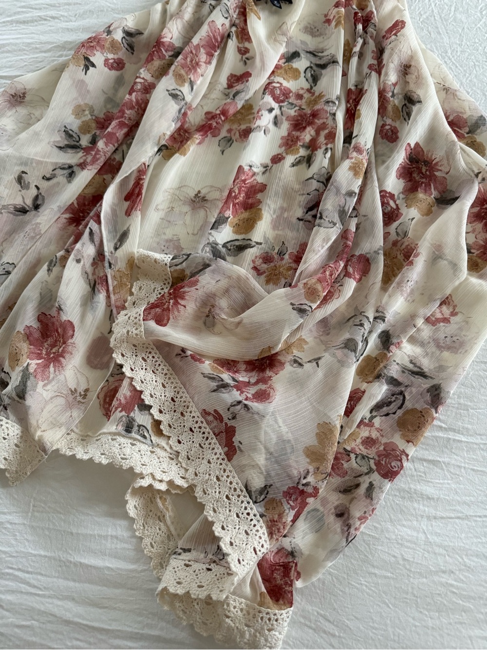 Boho Floral Sheer Lace Trim Kimono Cardigan in Cream and Dusty Rose - Picture 4 of 7